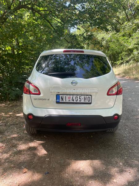Nissan Qashqai + 2 