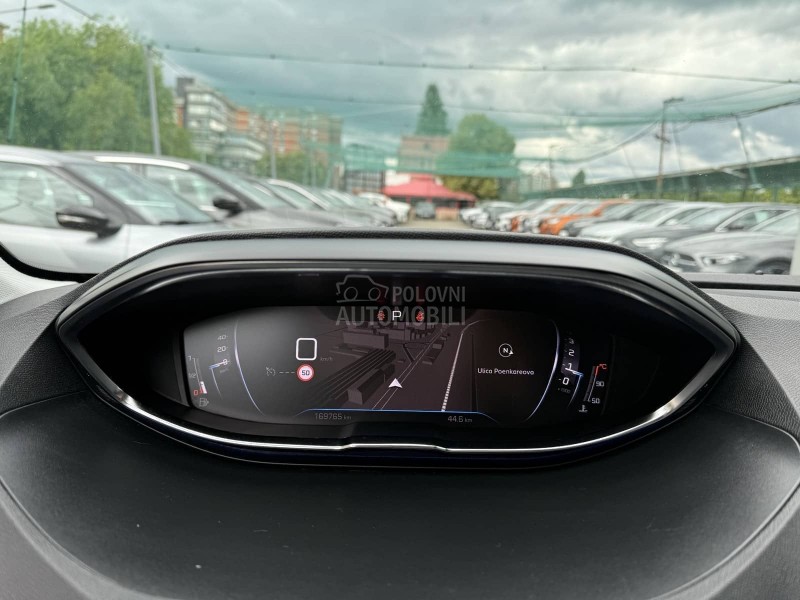 Peugeot 3008 1.2 B Autom