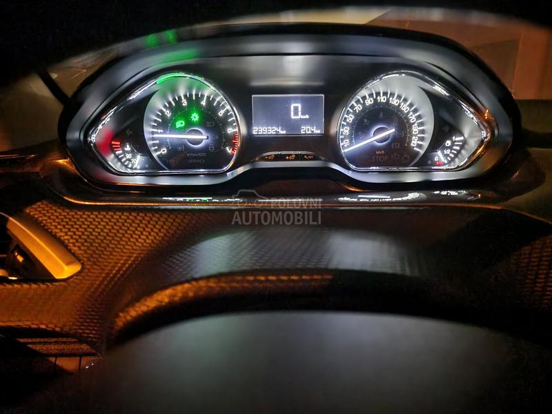 Peugeot 2008 1.2 VTI ACTIVE