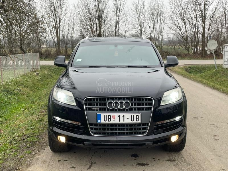 Audi Q7 