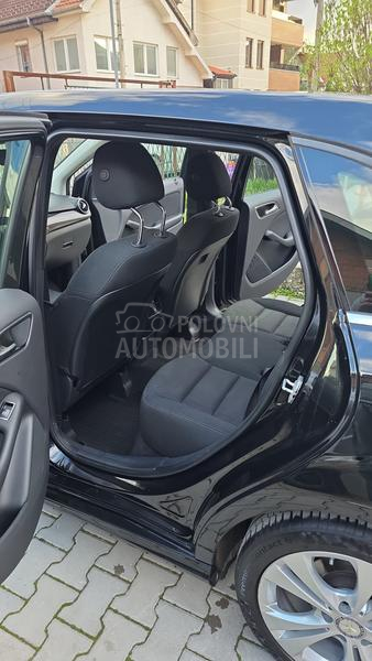 Mercedes Benz B 200 