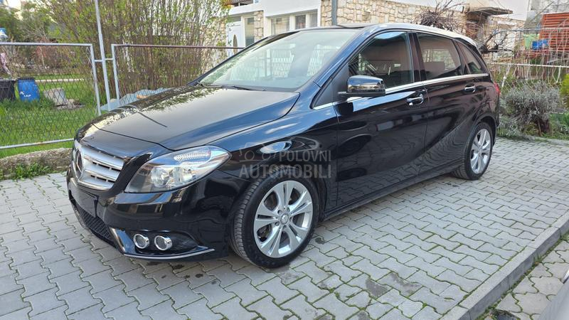 Mercedes Benz B 200 