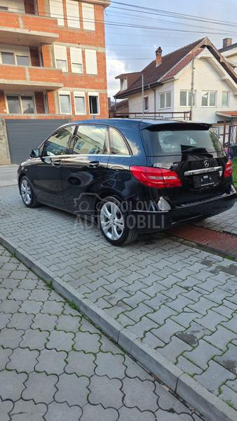 Mercedes Benz B 200 