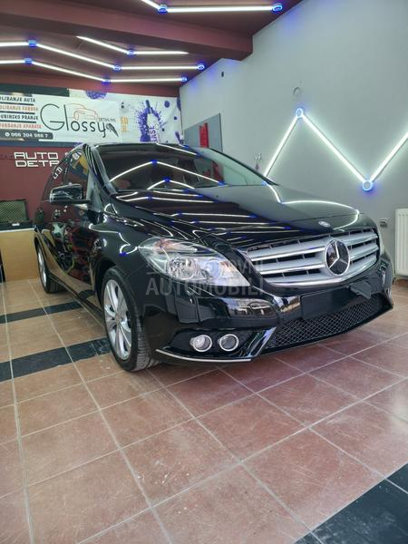 Mercedes Benz B 200 