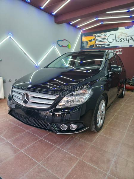 Mercedes Benz B 200 