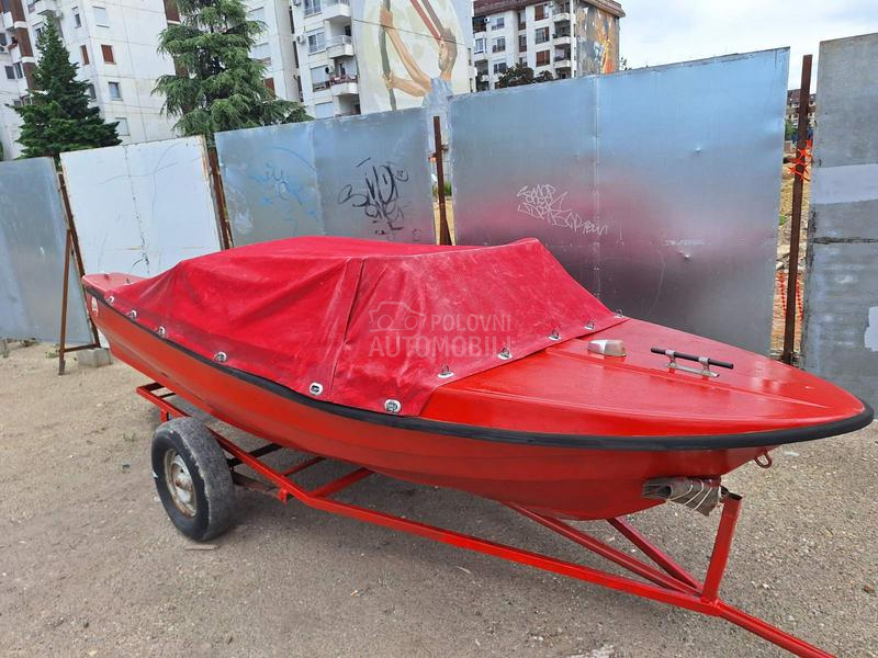 Elan 401 i prikolica