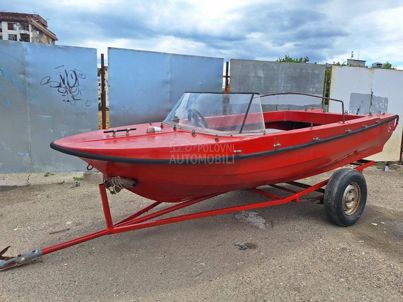 Elan 401 i prikolica