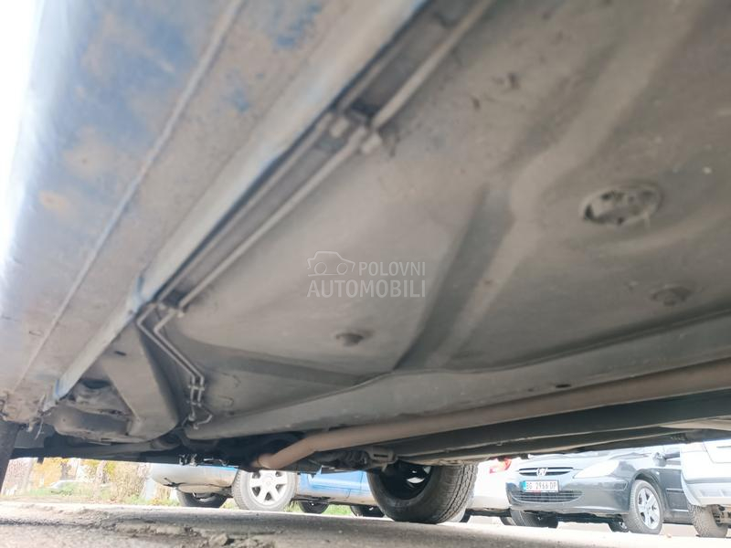 Peugeot 106 1.1b tek  r e g