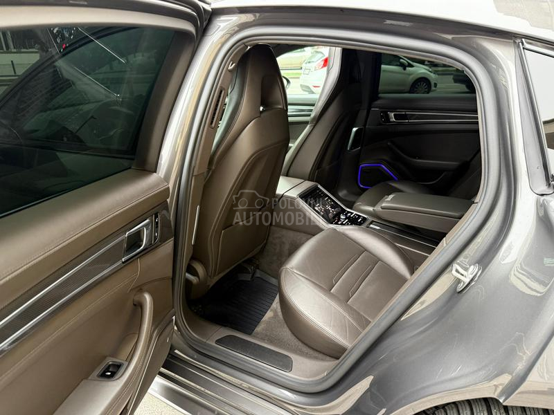 Porsche Panamera 4S Sport Chrono