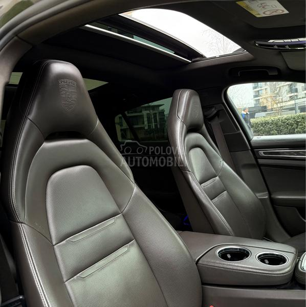 Porsche Panamera 4S Sport Chrono