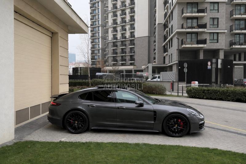Porsche Panamera 4S Sport Chrono