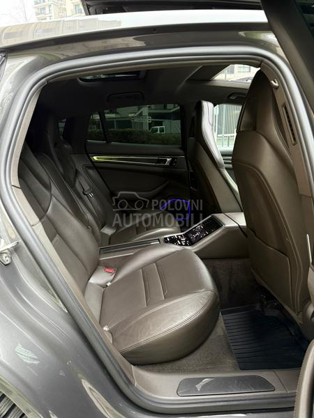 Porsche Panamera 4S Sport Chrono