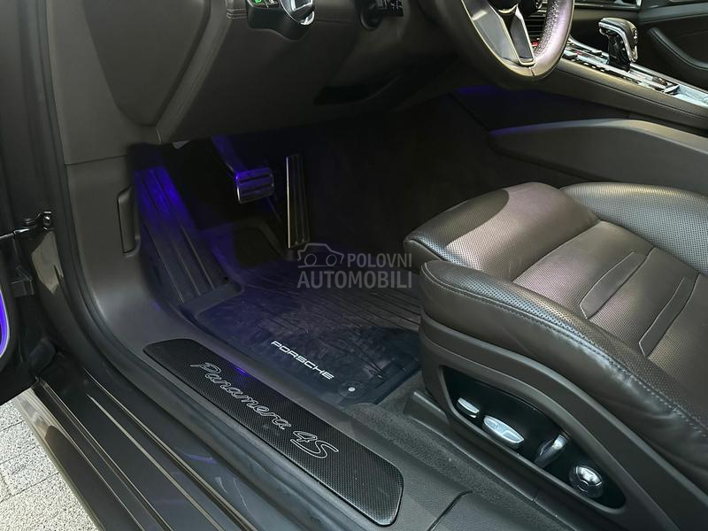 Porsche Panamera 4S Sport Chrono