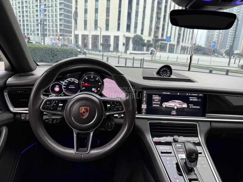 Porsche Panamera 4S Sport Chrono