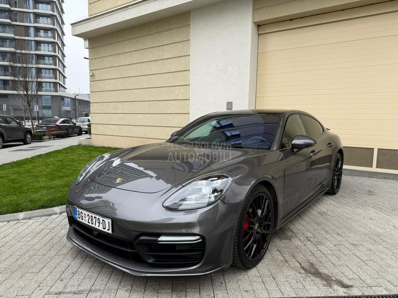 Porsche Panamera 4S Sport Chrono