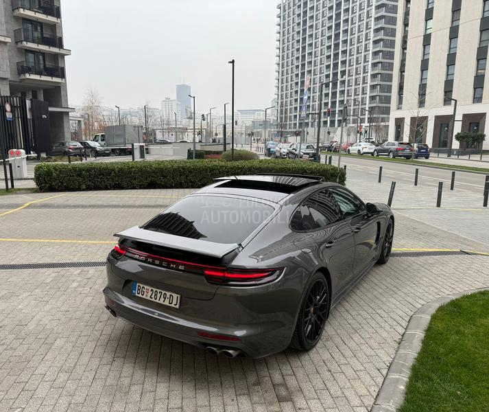 Porsche Panamera 4S Sport Chrono