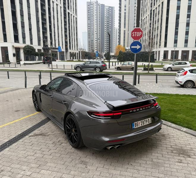 Porsche Panamera 4S Sport Chrono