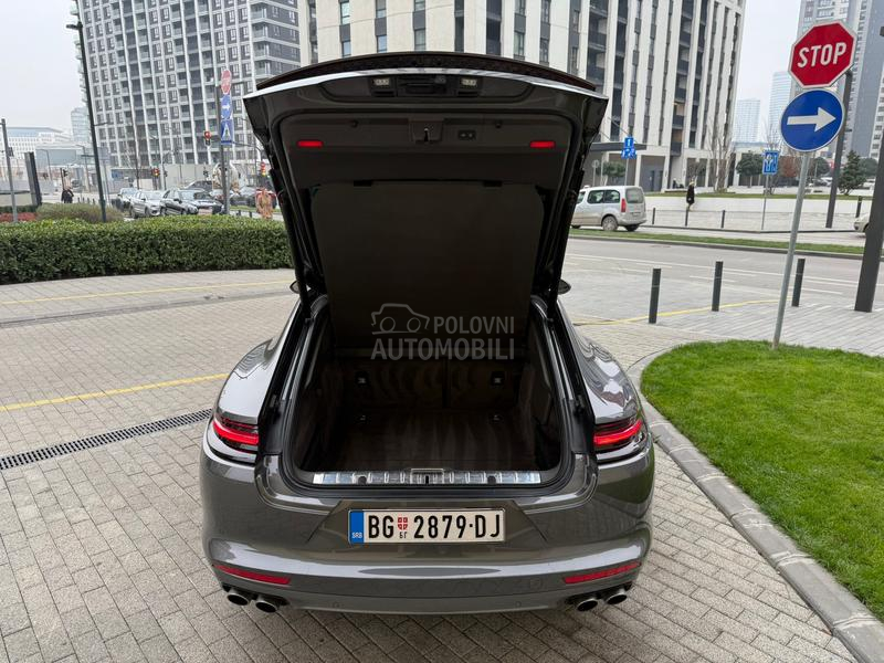 Porsche Panamera 4S Sport Chrono