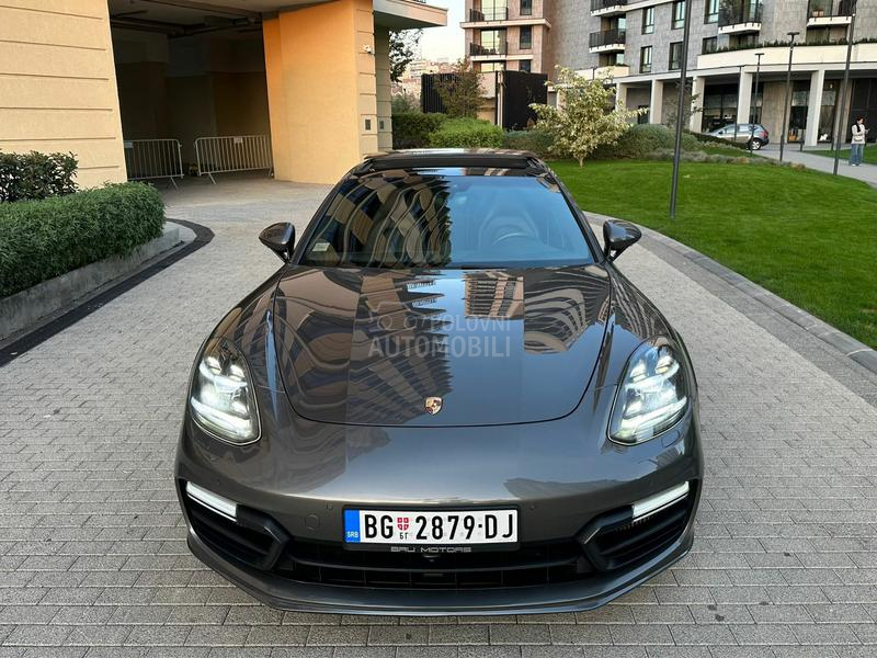 Porsche Panamera 4S Sport Chrono