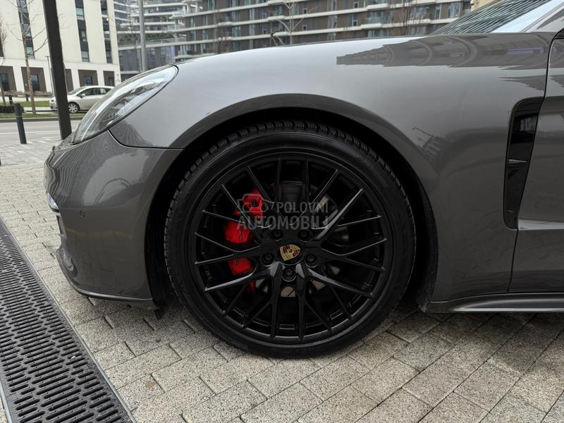 Porsche Panamera 4S Sport Chrono