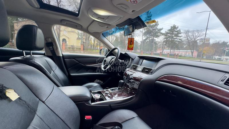 Infiniti Q70 Premium