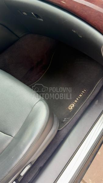 Infiniti Q70 Premium