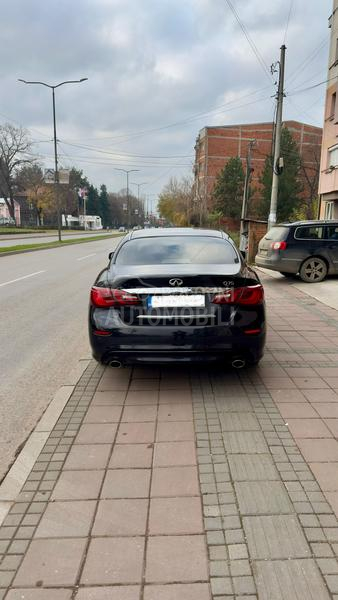 Infiniti Q70 Premium