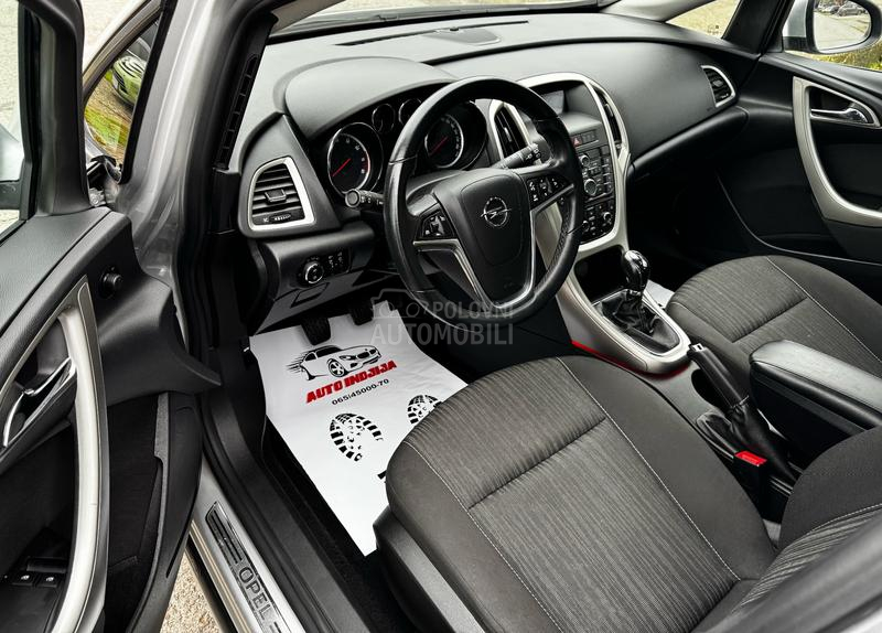 Opel Astra J 1.4 ENJOY