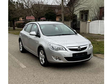 Opel Astra J 1.4 ENJOY