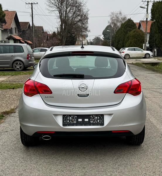 Opel Astra J 1.4 ENJOY