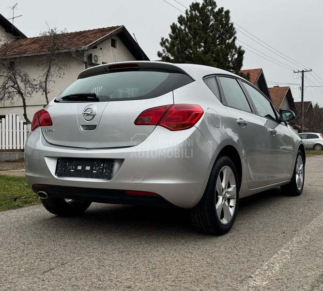 Opel Astra J 1.4 ENJOY