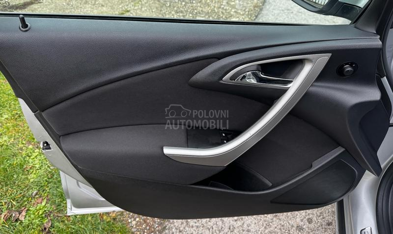 Opel Astra J 1.4 ENJOY