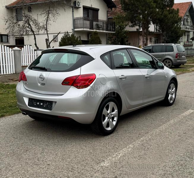 Opel Astra J 1.4 ENJOY