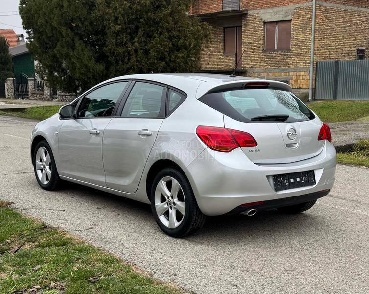 Opel Astra J 1.4 ENJOY