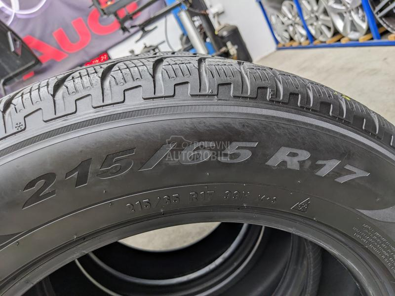 Pirelli 215/65 R17 Zimska