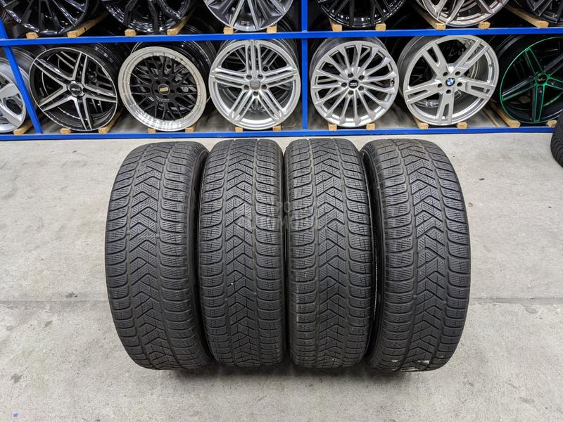 Pirelli 215/65 R17 Zimska