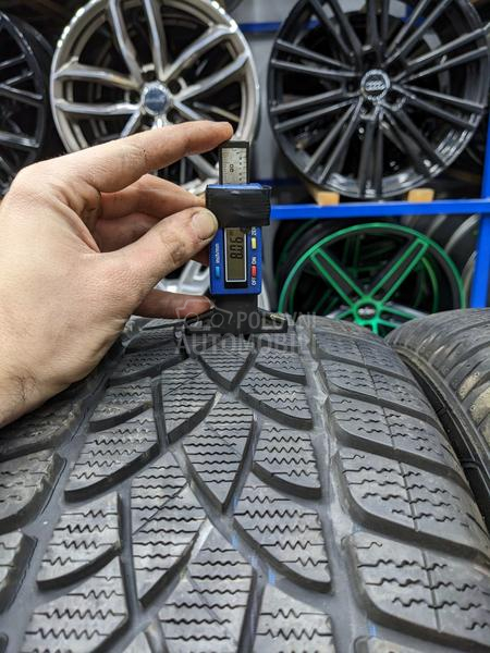 Dunlop 235/45 R19 Zimska