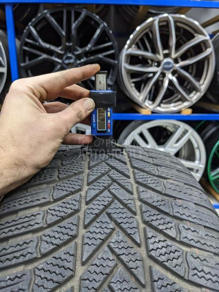 Bridgestone 235/55 R19 Zimska