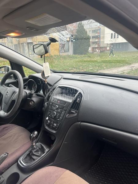 Opel Astra J 