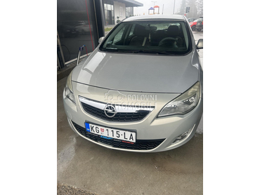 Opel Astra J 