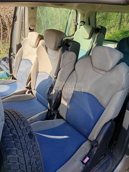 Citroen C8 -  kompletan auto u delovima