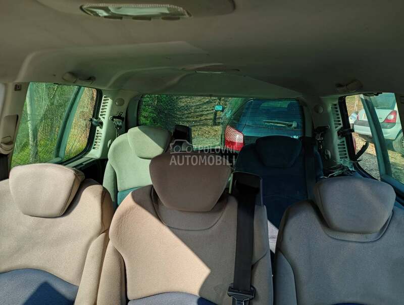 Citroen C8 -  kompletan auto u delovima