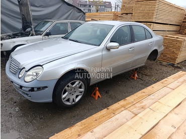 Mercedes Benz E Klasa W211 2004. god. -  kompletan auto u delovima