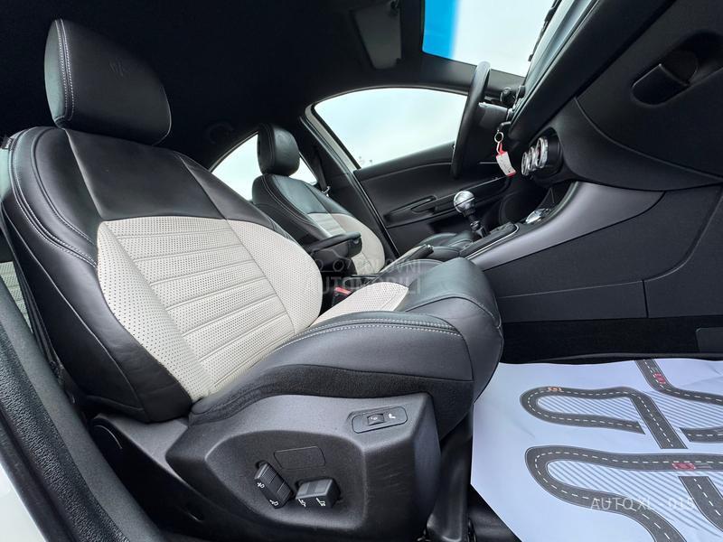 Alfa Romeo Giulietta 1.6 JTDM // F.ULL