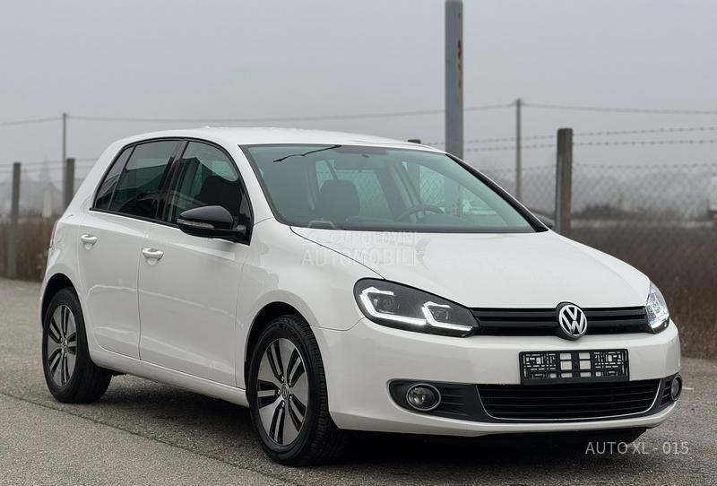 Volkswagen Golf 6 1.6 TDI / NAV / LED