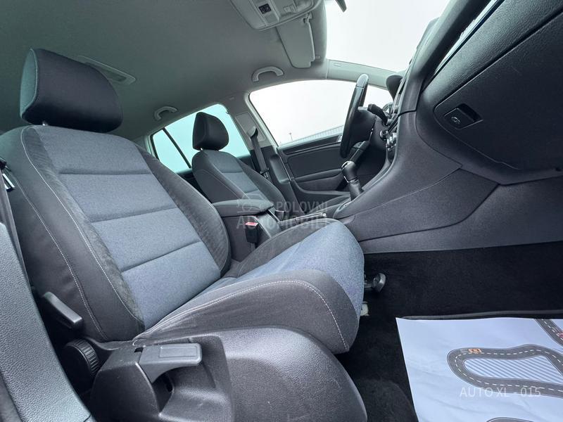 Volkswagen Golf 6 1.6 TDI / NAV / LED