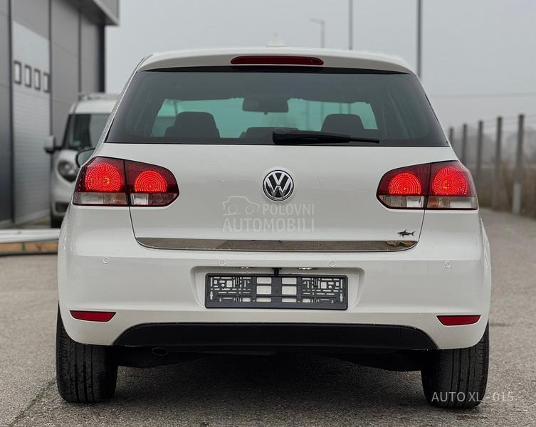 Volkswagen Golf 6 1.6 TDI / NAV / LED