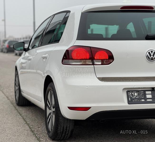 Volkswagen Golf 6 1.6 TDI / NAV / LED