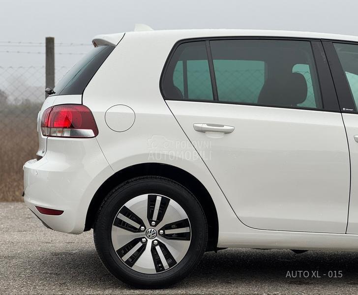 Volkswagen Golf 6 1.6 TDI / NAV / LED