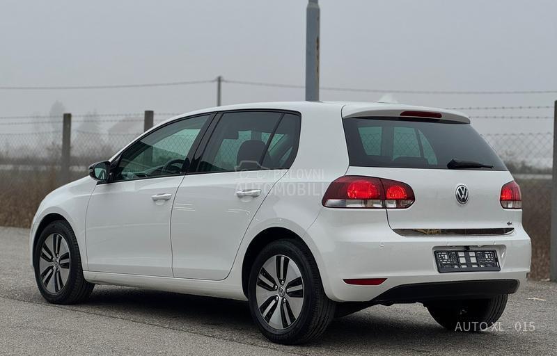 Volkswagen Golf 6 1.6 TDI / NAV / LED
